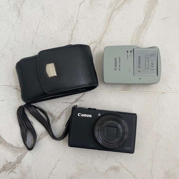 Canon PowerShot S95 Digital Camera Vintage Black ~Mint Condition~ - Picture 1 of 12